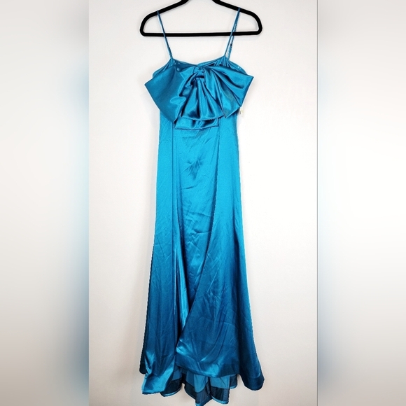 NWT Taylor Women's Exaggerated-Bow Satin-Stretch Dazzling Ocean Blue Gown - Picture 4 of 16
